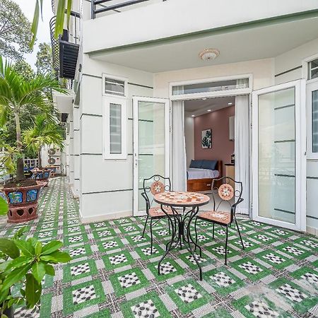 Cozrum Homes - Retro House Ho Chi Minh City Bagian luar foto
