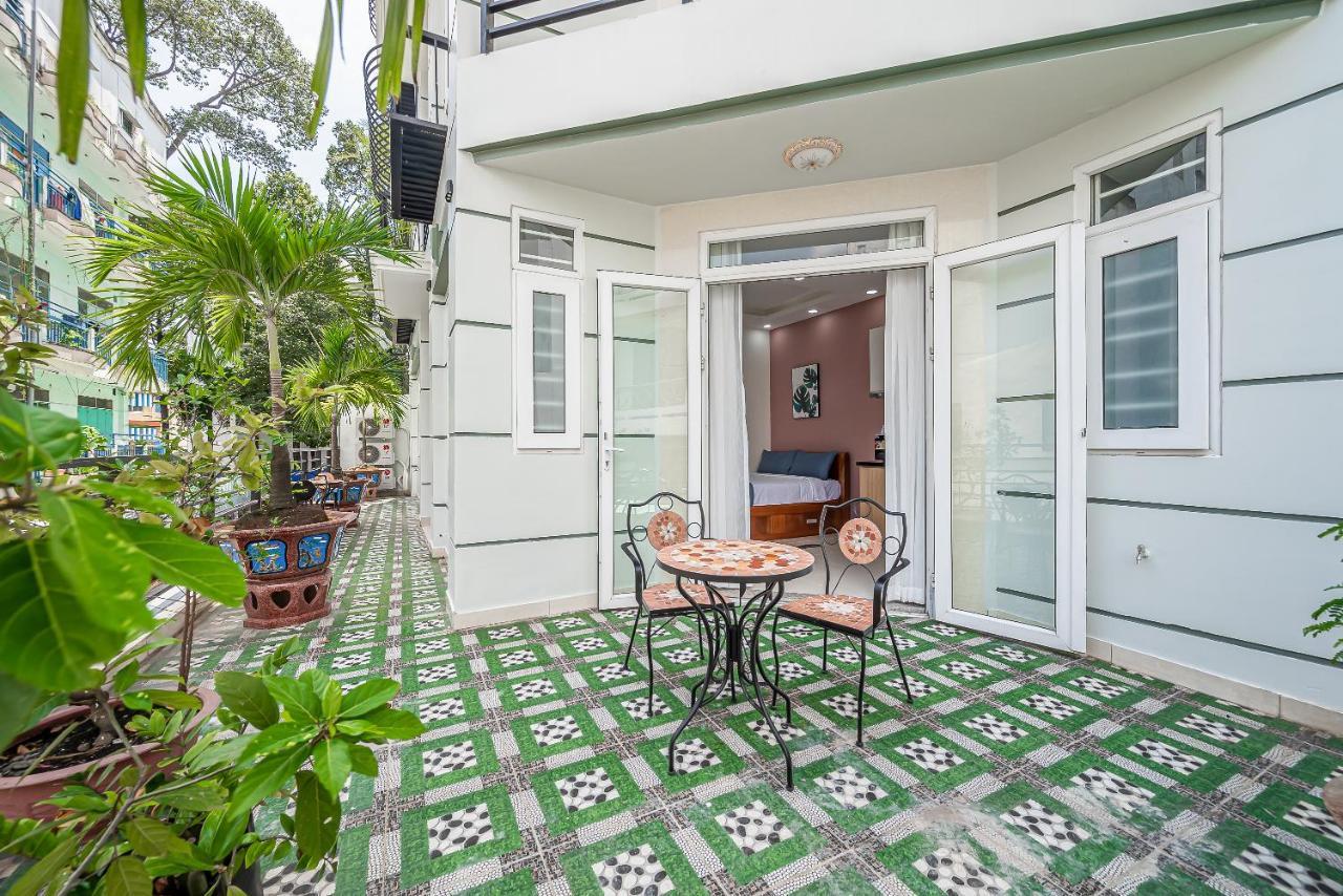 Cozrum Homes - Retro House Ho Chi Minh City Bagian luar foto