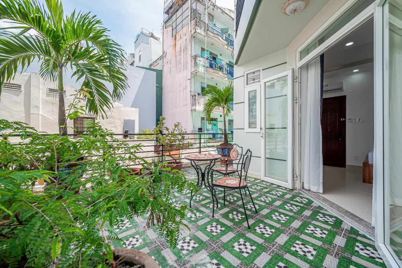 Cozrum Homes - Retro House Ho Chi Minh City Bagian luar foto