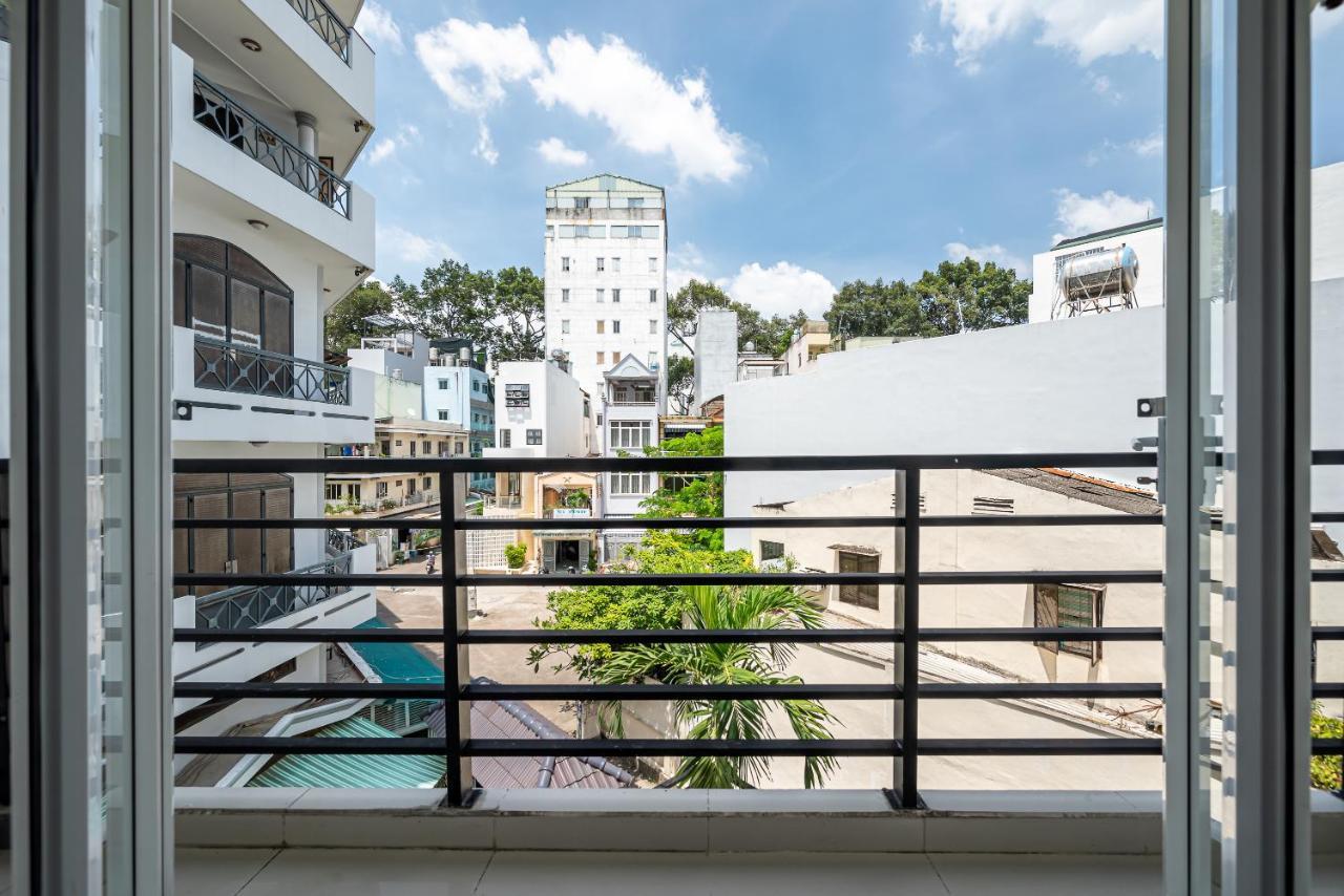 Cozrum Homes - Retro House Ho Chi Minh City Bagian luar foto