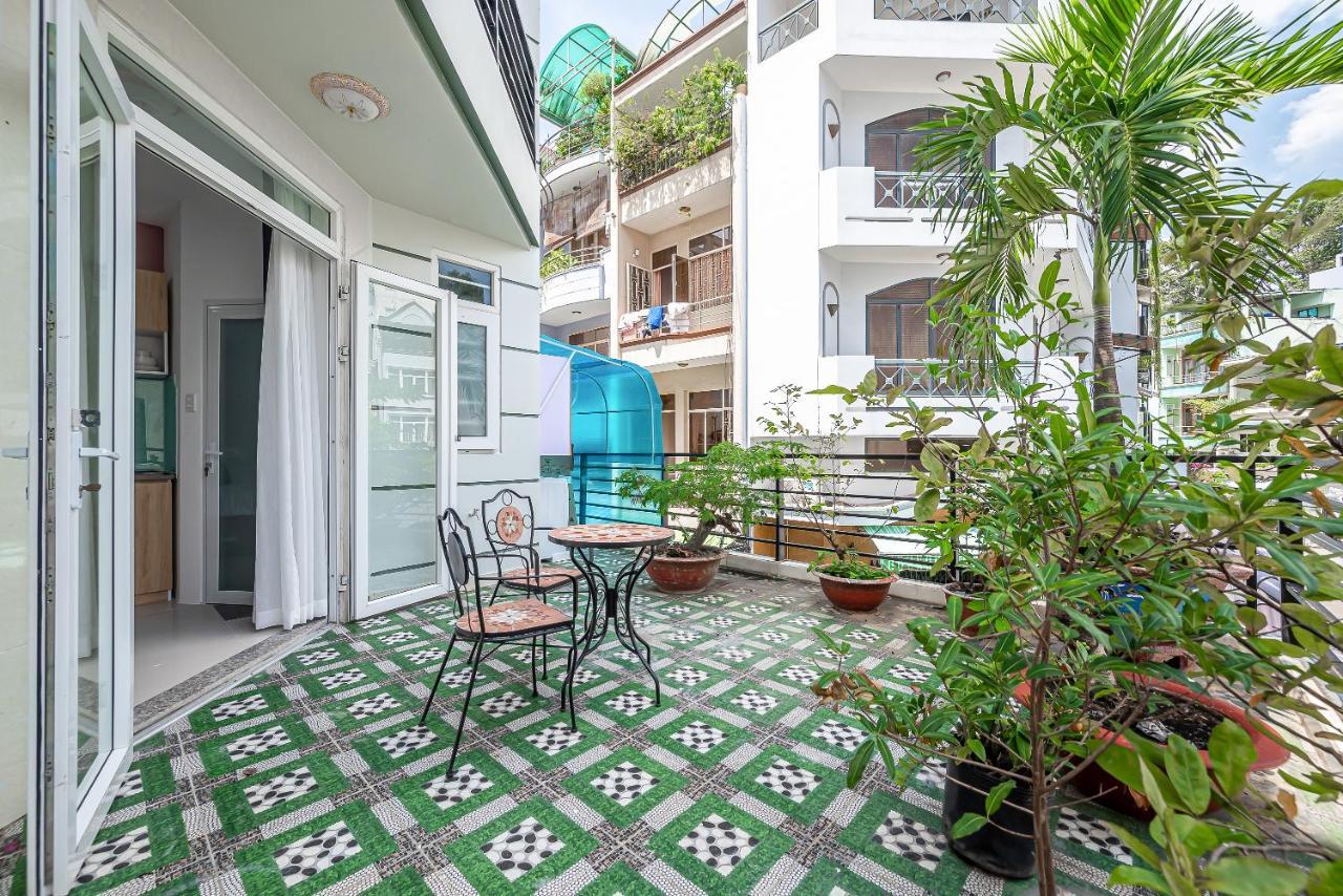 Cozrum Homes - Retro House Ho Chi Minh City Bagian luar foto